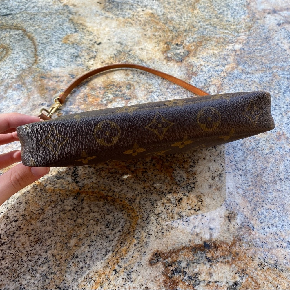 SOLD Louis Vuitton Monogram Pochette Accessoires SD1010 - Picture 10 of 14